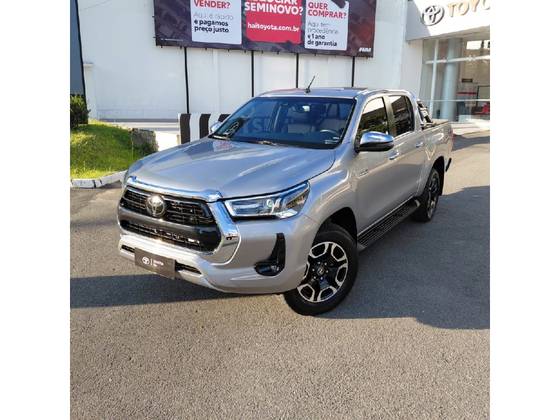 TOYOTA HILUX 2.8 D-4D TURBO DIESEL CD SRX 4X4 AUTOMÁTICO